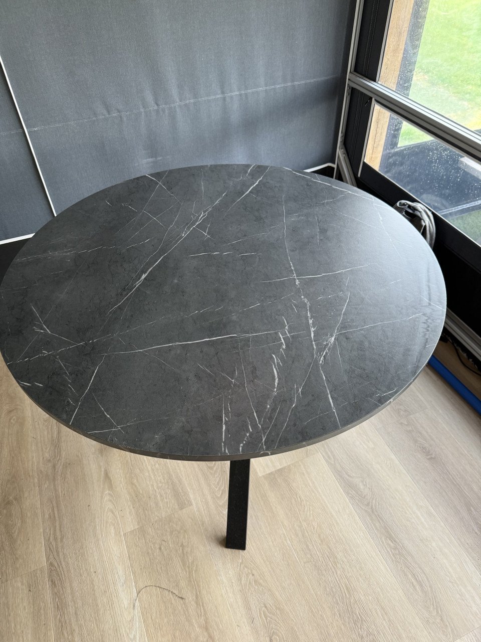 Bank tafel en stoelen