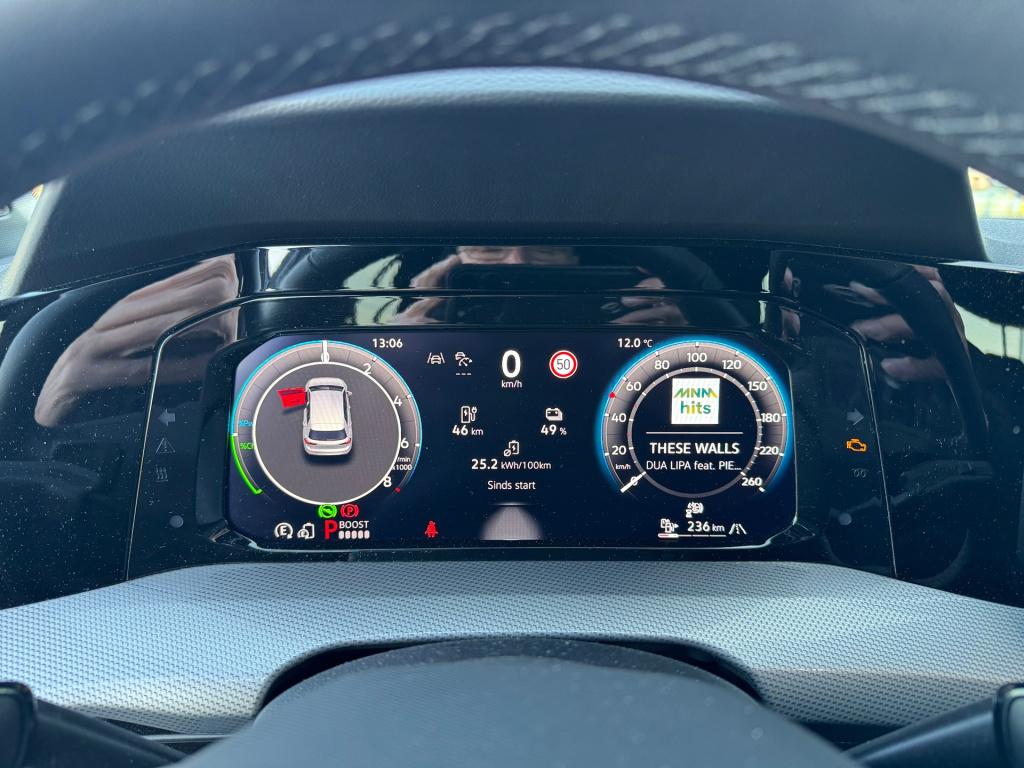 Volkswagen Golf 1.5 ehybrid 50 edition automaat , elektrische voorstoelen, 