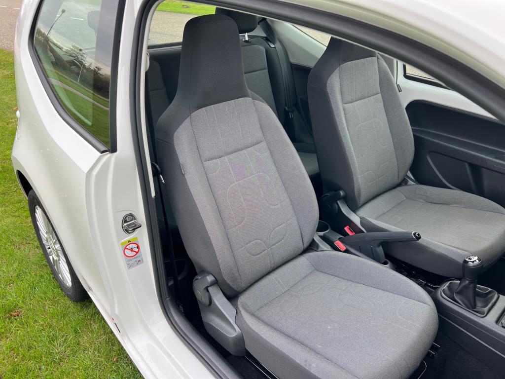 Volkswagen UP! 1.0 move up!