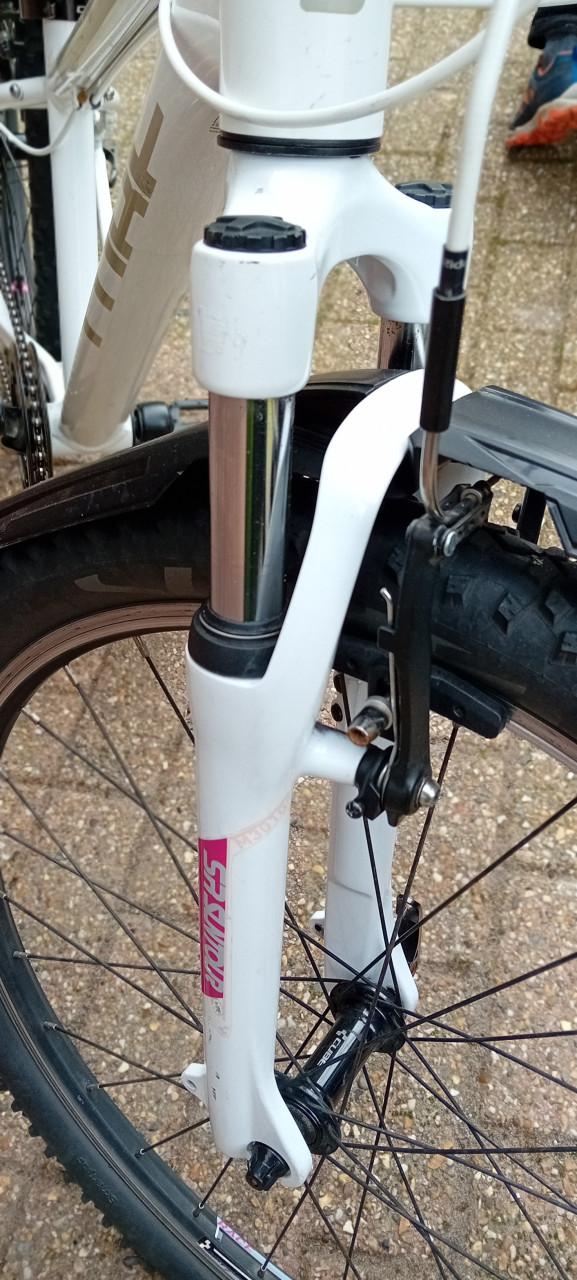 Meisjesfiets Cube 24 inch