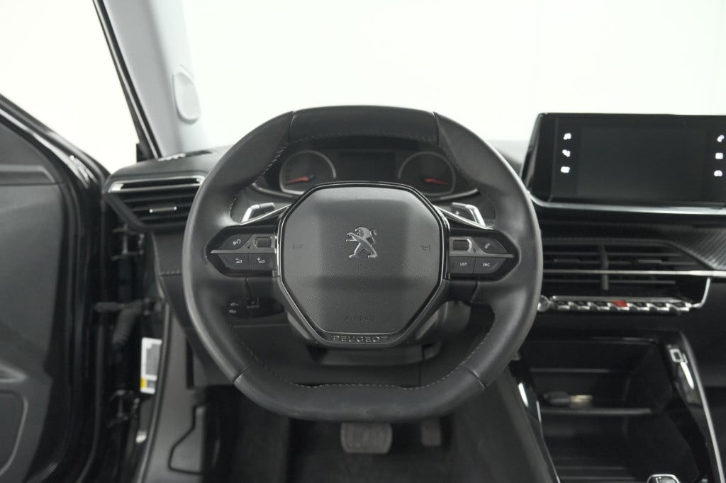 Peugeot 2008 puretech 130 eat8 active | parkeersensoren | navigatie | apple