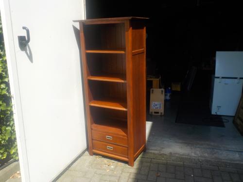In nieuw staat open wandmeubel + 2 laden geheel massief
