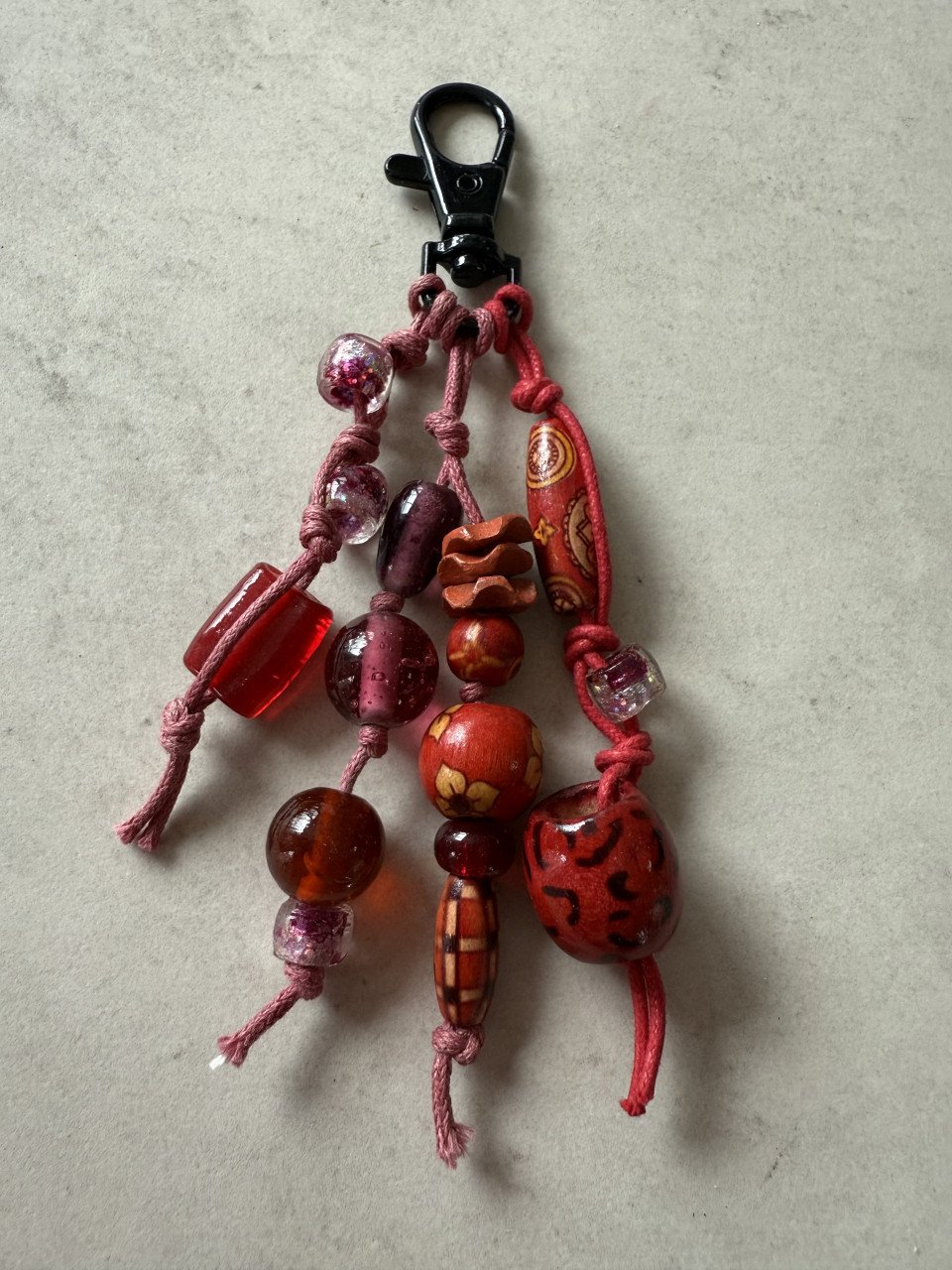 Zelfgemaakte Mooie Trendy Sleutelhangers en armbandjes.