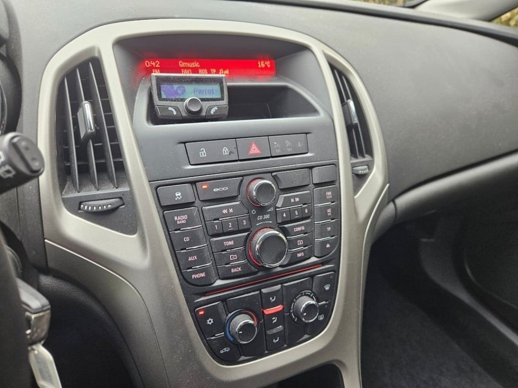 Opel Astra astra j sports tourer