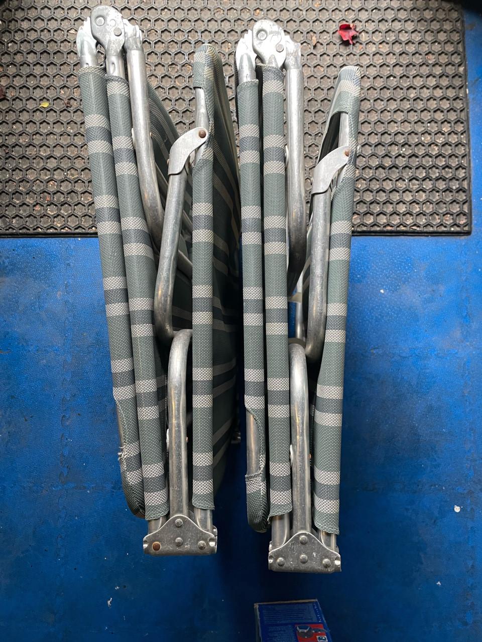 Div. camping spullen tegen leuk bod!