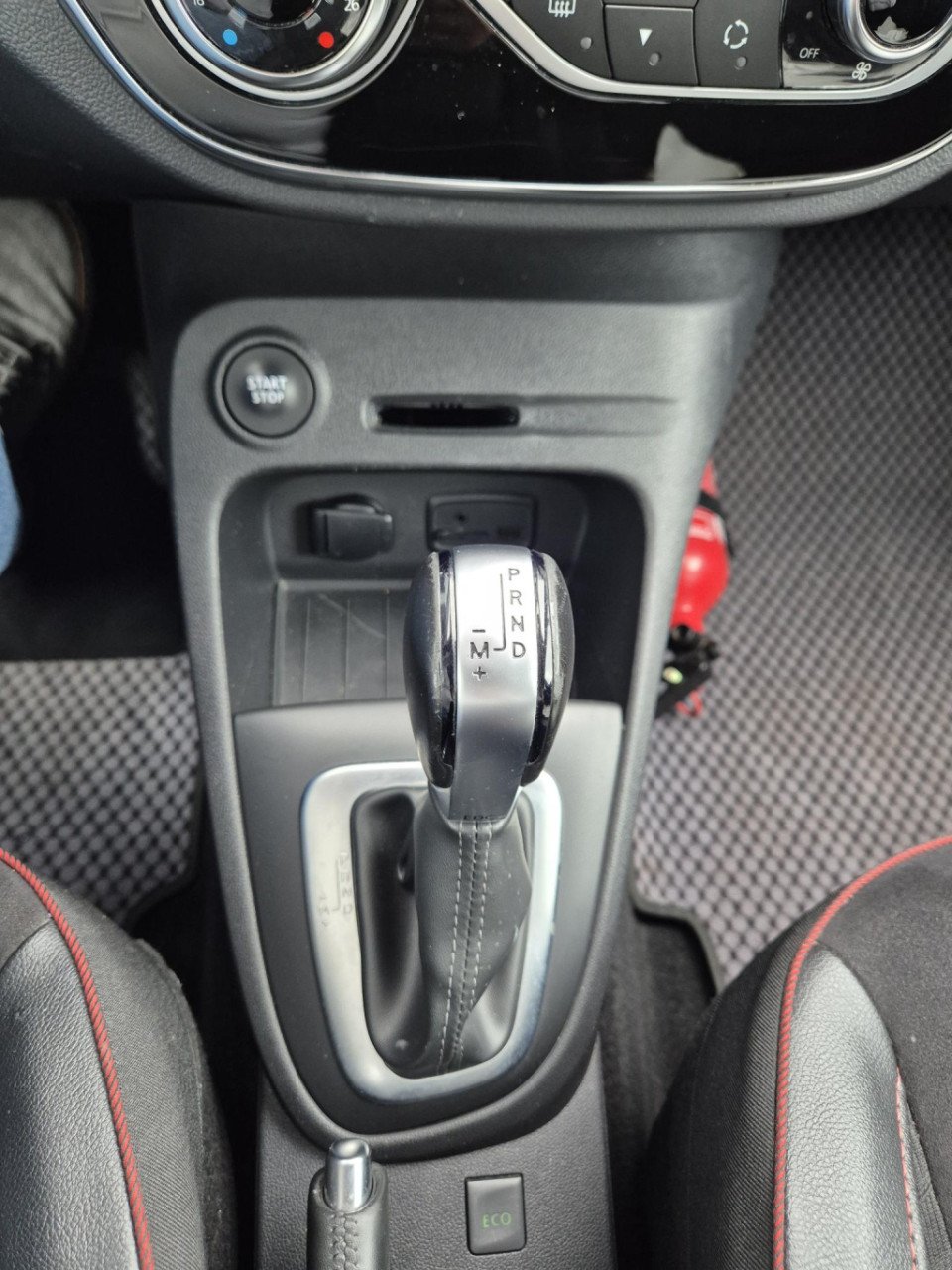 Renault Captur 1.3 tce 150 edc automaat red edition alcantara bekld., camer