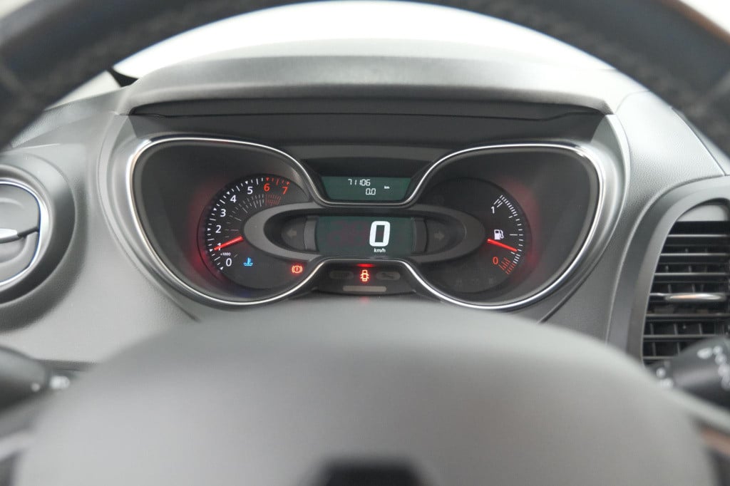 Renault Captur tce 90 intens | trekhaak | camera | navigatie | parkeersenso