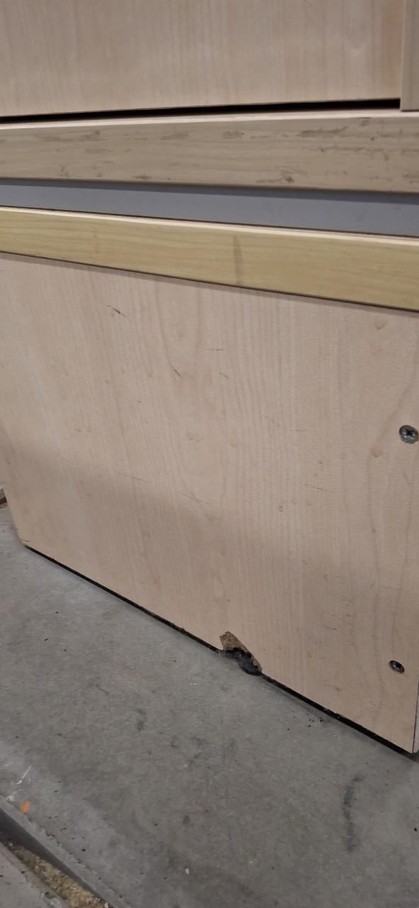 Winkeltoonbank winkelbalie met glazen blad en opbergruimte