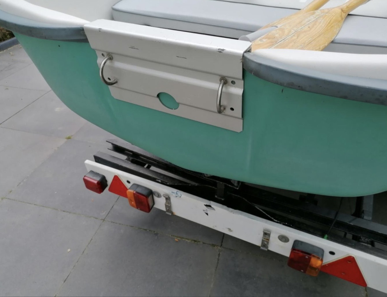 Polyester boot met trailer en motor