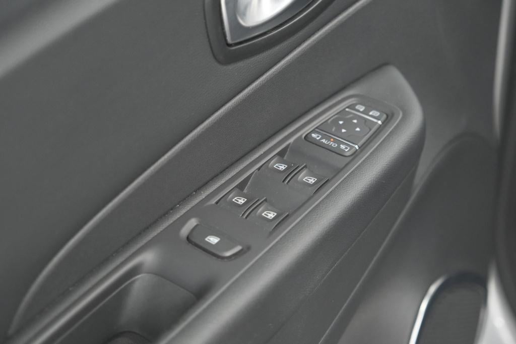 Renault Captur tce 90 intens | camera | dodehoekdetectie | navigatie | park