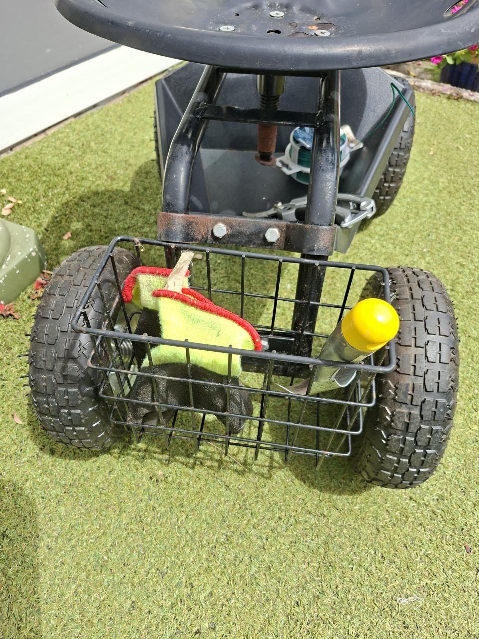 Tuinwagen met draaibare zitting en opbergvakken