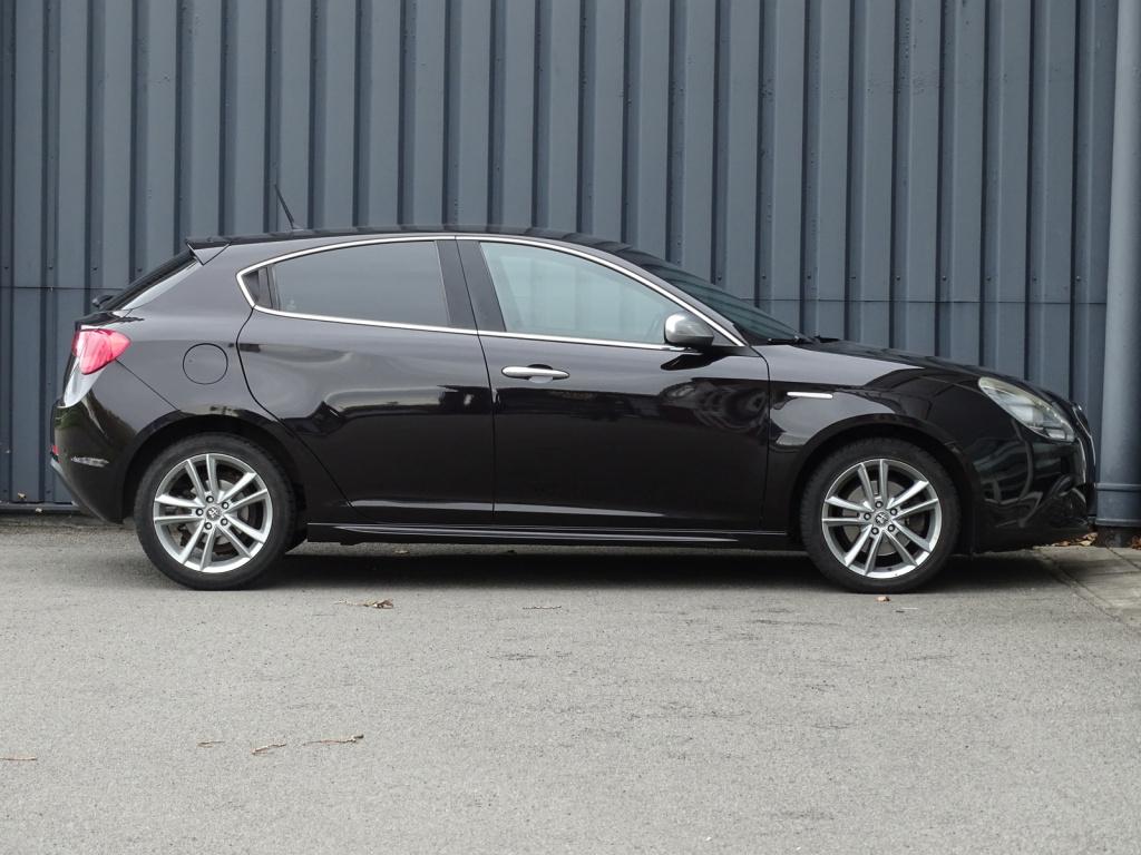 Alfa Romeo Giulietta 1.4 t distinctive 170pk automaat | bluetooth