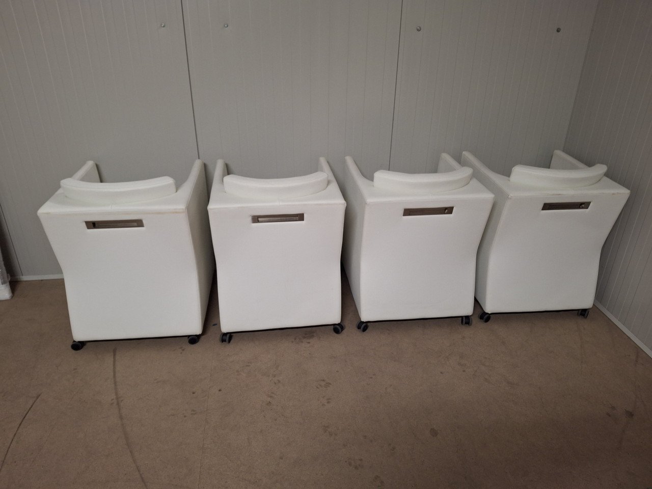 Mooie stevige echt leren eetkamerstoelen