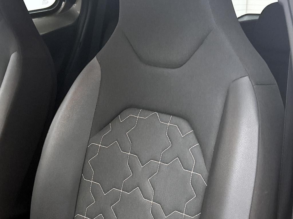 Toyota Aygo x 1.0 vvt-i s-cvt envy automaat | navigatie | jbl soundsystem |