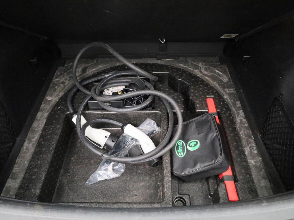 MG Zs Ev standard range luxury 50 kwh