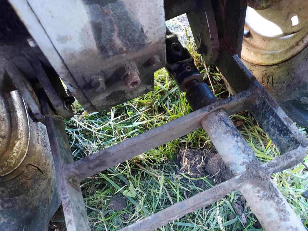 Bolens tuin tractor met accessoires uit de jaren 70.