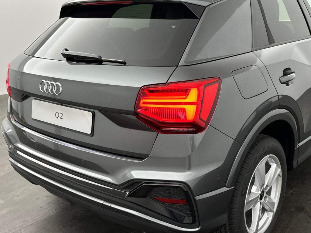 Audi Q2 s edition 35 tfsi 110 kw / 150 pk hatchback 7 vers