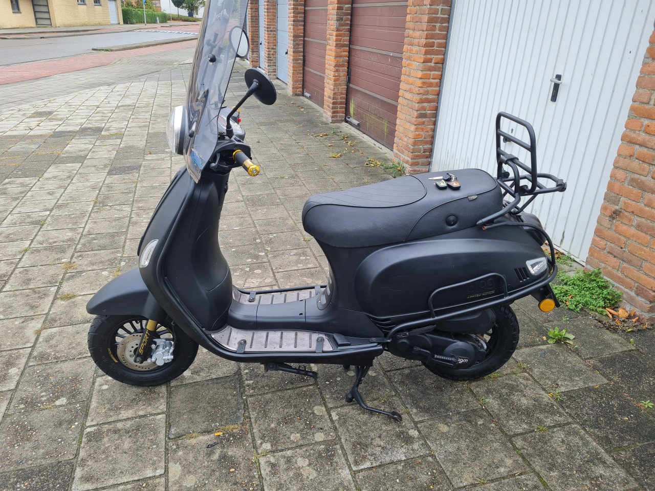 Agm scooter  € 375