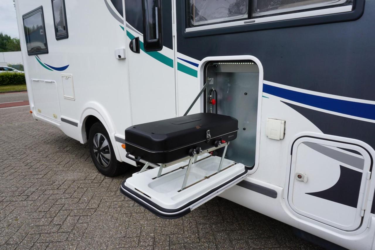 Chausson Sweet Cosy Face to Face indeling 2013 met lage km stand