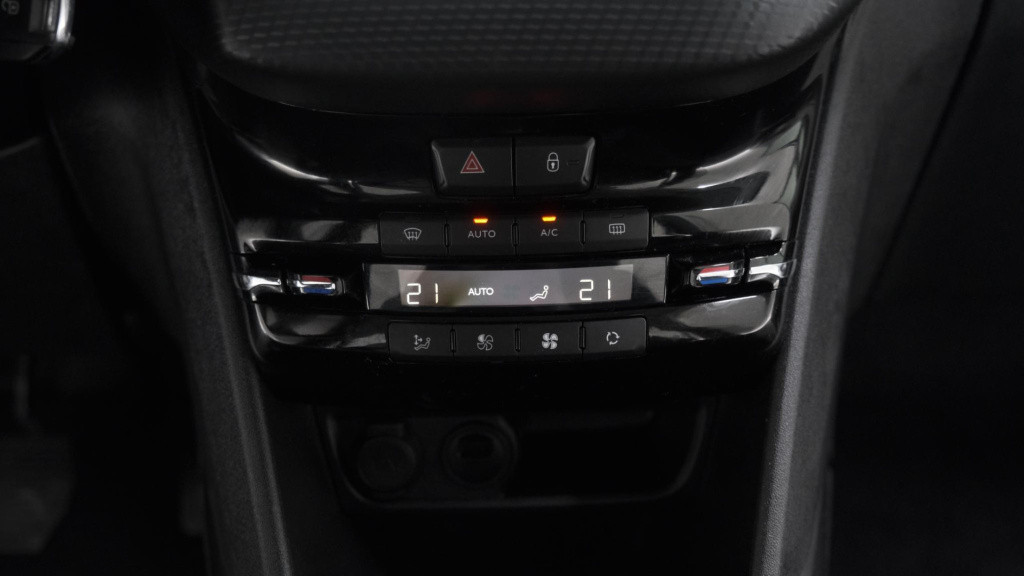 Peugeot 2008 puretech 82 signature | camera | apple carplay | parkeersensor