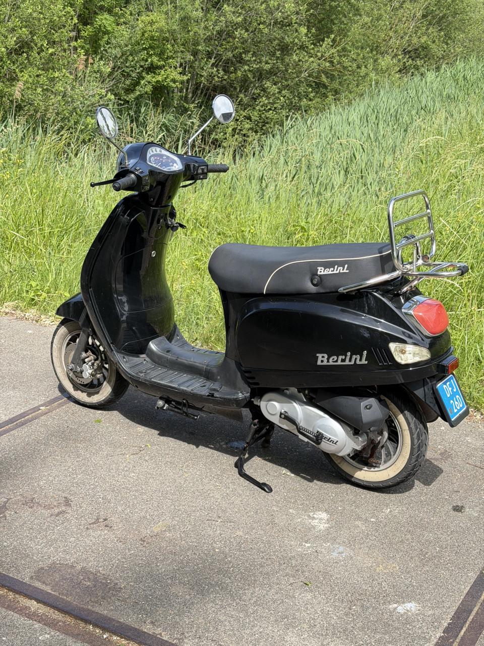 Berini Napoli scooter 4100km 35km/h 4-takt zuinig weinig km