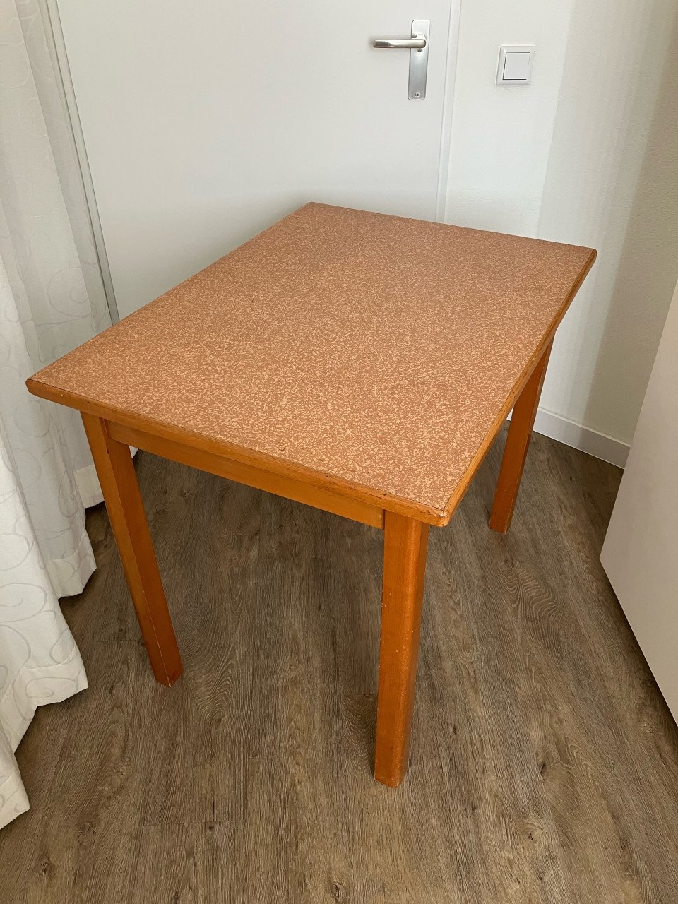 Vintage houten keukentafel met dessin tafelblad 90x66x74, jaren 60