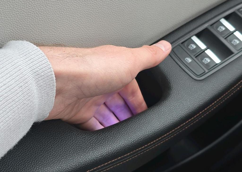 Renault Clio 1.6 e-tech hybrid 140 initiale paris