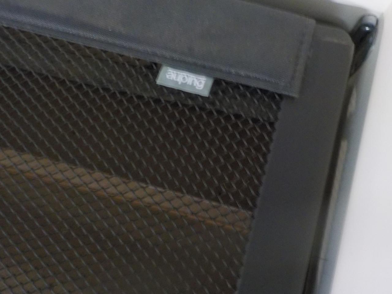 2 ledikanten 90 x 200 met auping verstelbare spiralen + 2 nachtkastjes