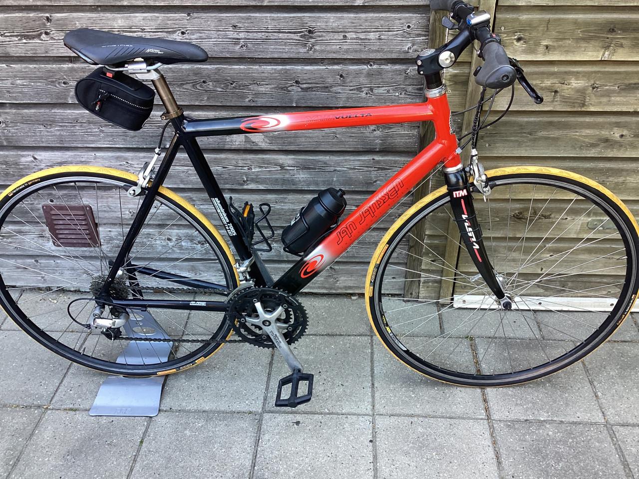 Jan Janssen racefiets 56 cm, met recht stuur, weinig gebruikt, 3x8 speed.