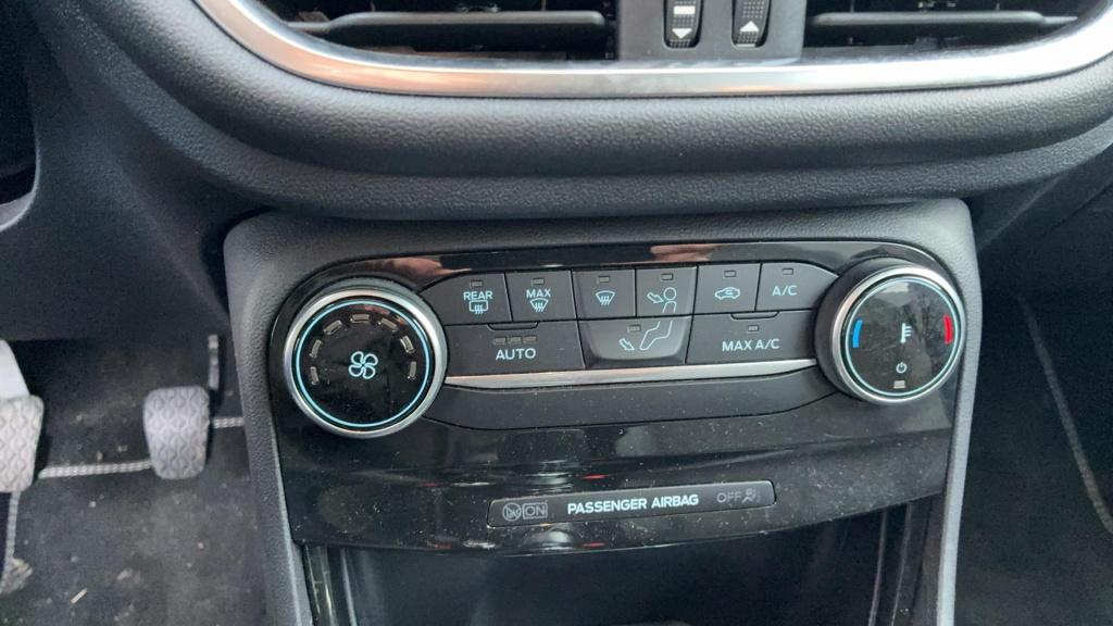 Ford Puma 1.0 ecoboost hybrid titanium x | cruise control | auto climate co