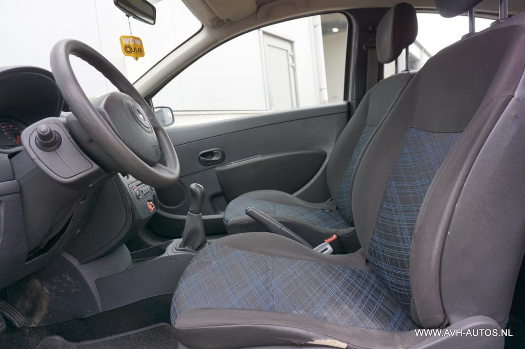 Renault Clio 1.2-16v business line