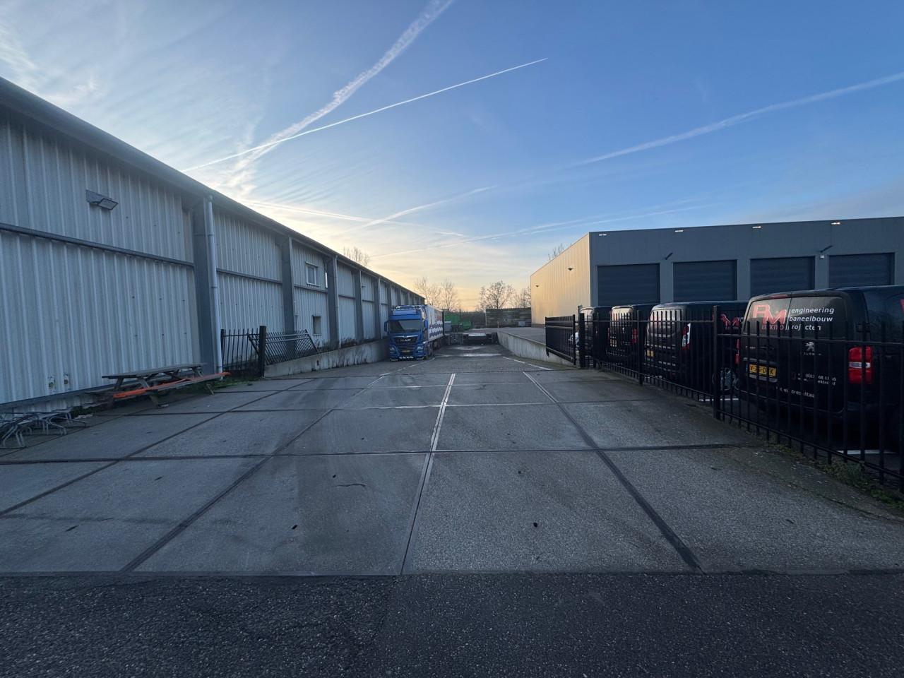 Bedrijfsunit met laaddocks – geconditioneerd – ca. 868 m² – Middelburg