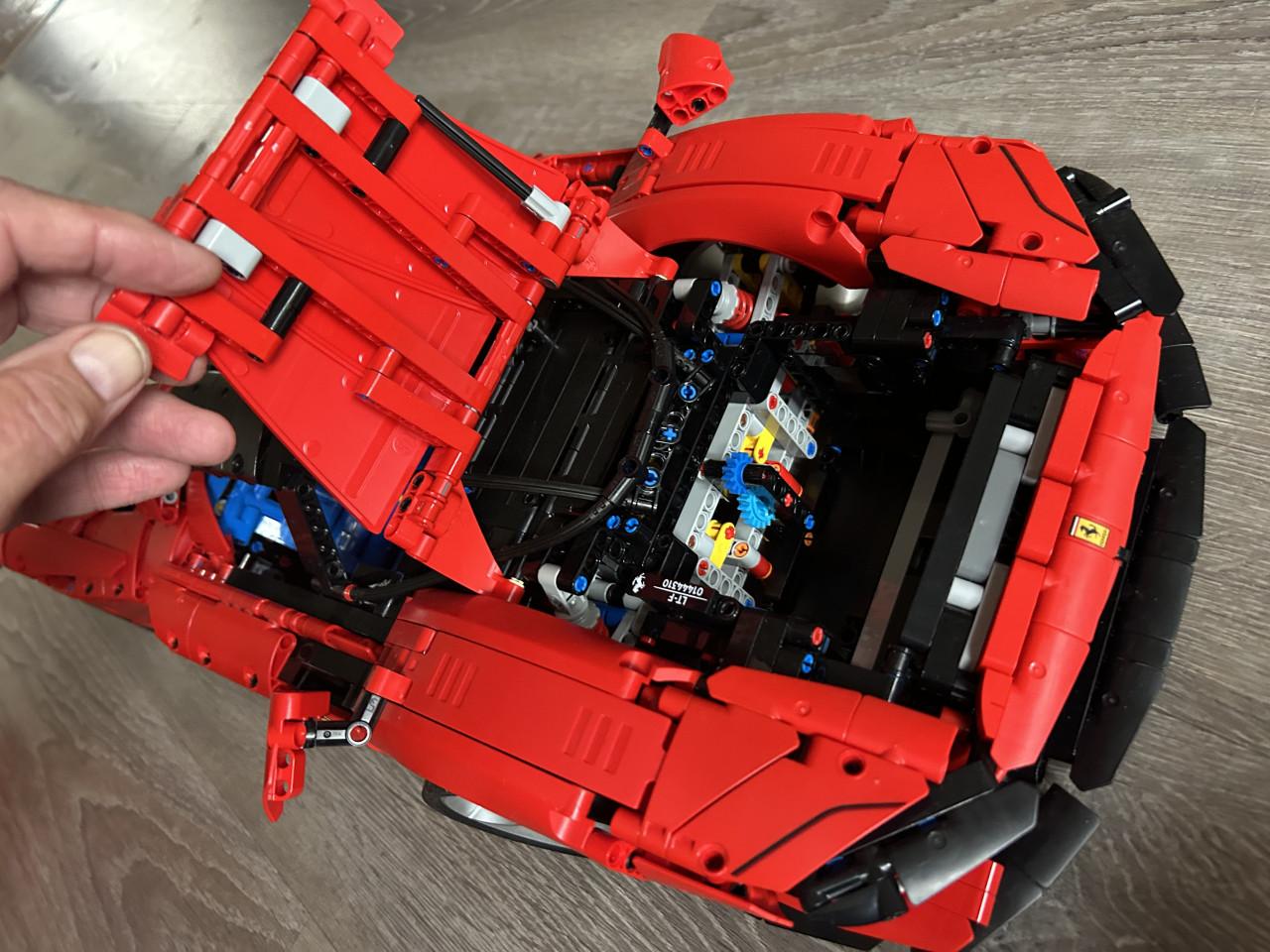 Lego Technic Supercar 42143 – Ferrari Daytona SP3
