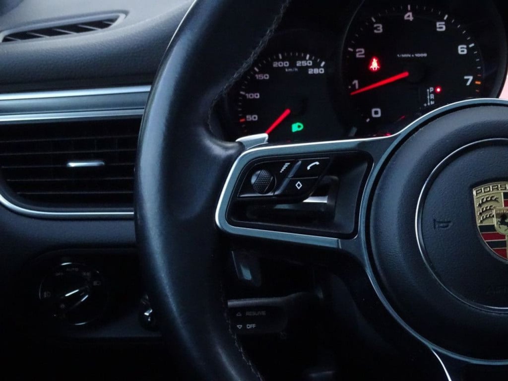 Porsche Macan 2.0 sport design | 21" | pano | pasm | dealer ond.
