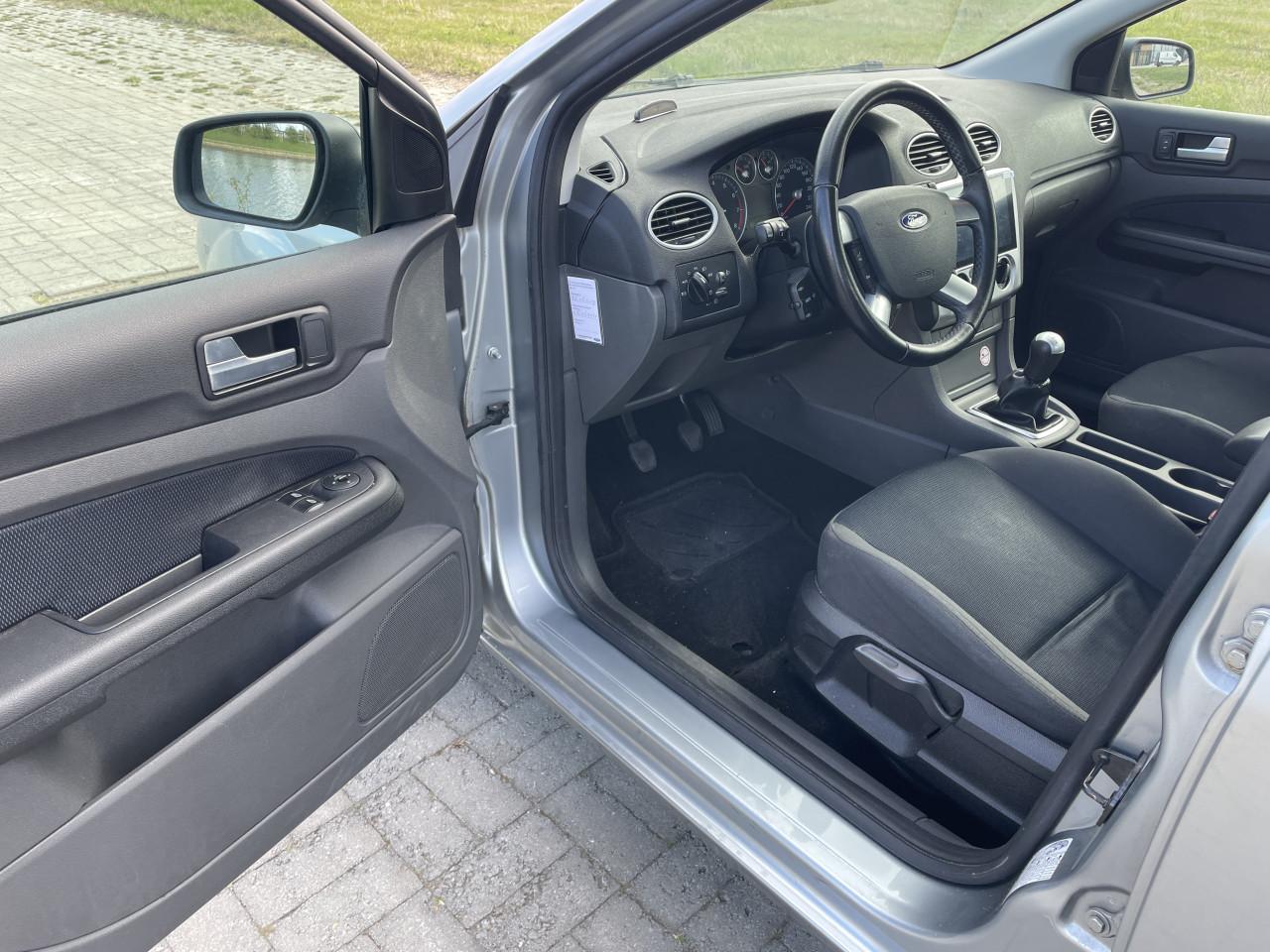 Ford focus 1.6 first edition