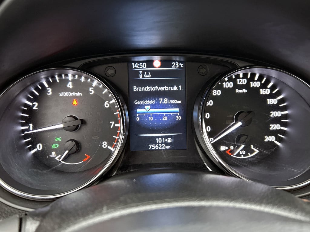 Nissan Qashqai 1.2 connect edition | panoramadak | trekhaak |