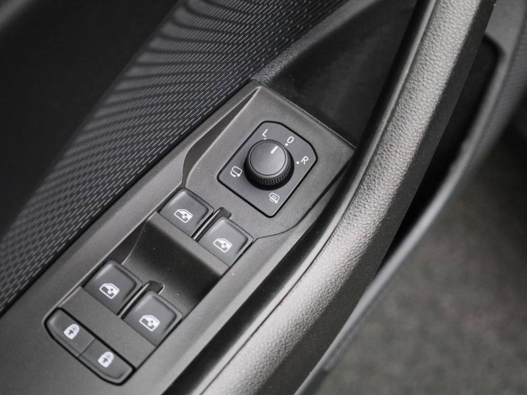 Skoda Octavia 1.0 tsi business edition | apple carplay / android auto | nav
