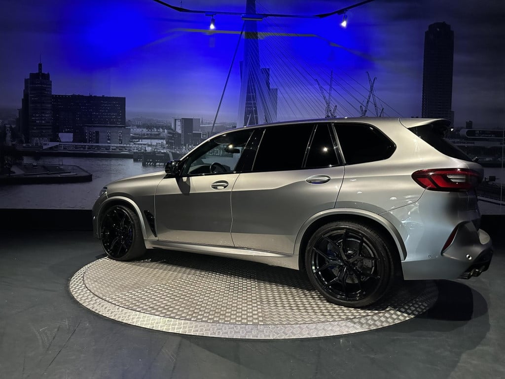 BMW X5 m competition *vossenwheels*carbon*pano*nl auto*