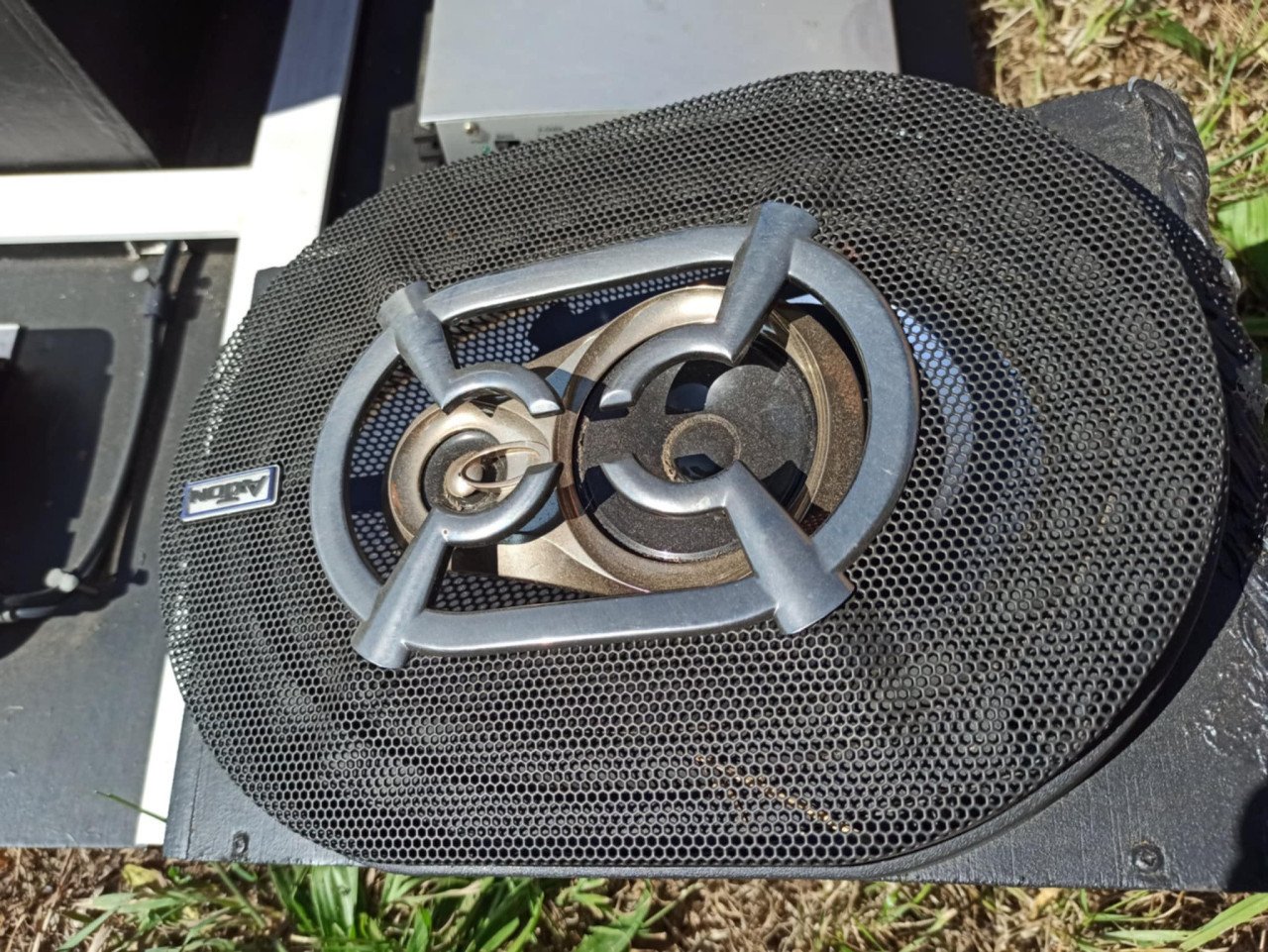 Radio Sony, speakers Axton, blaupunkt GTA 4 special