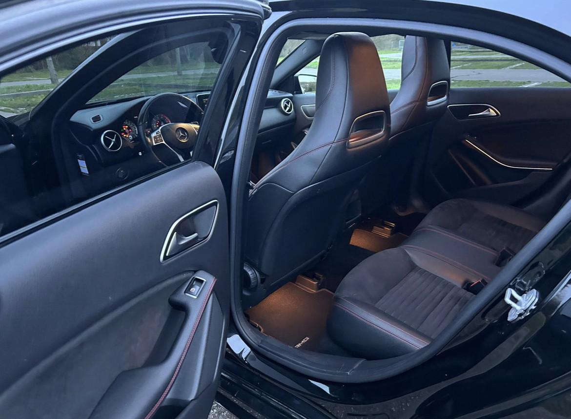 Mercedes-Benz A180 AMG Night Edition | Automaat | Panoramadak | Trekhaak