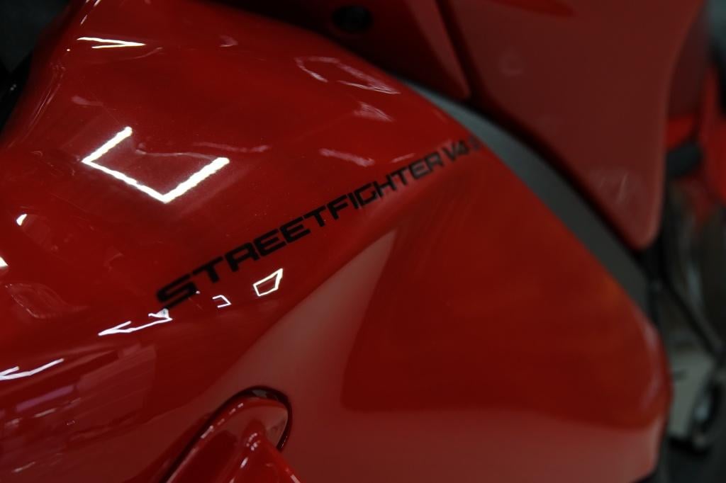 Ducati Streetfighter tour v4 s | akrapovic | carbon |