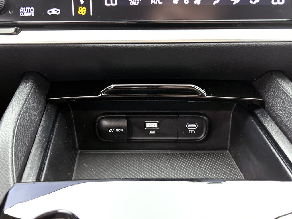 Kia Sportage 1.6 t-gdi hybrid dark edition | dark grey | stoelverwarming |
