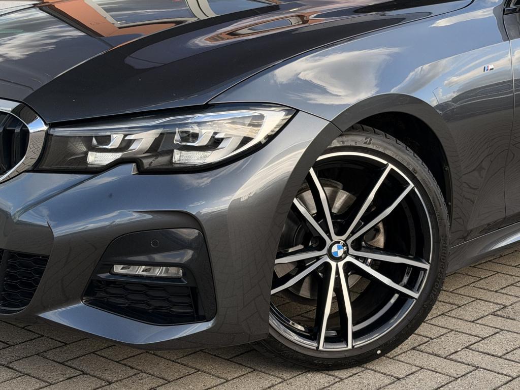 BMW 3-serie 320i m-sport | cruise | m zetels | apple carplay | navi | sfeer