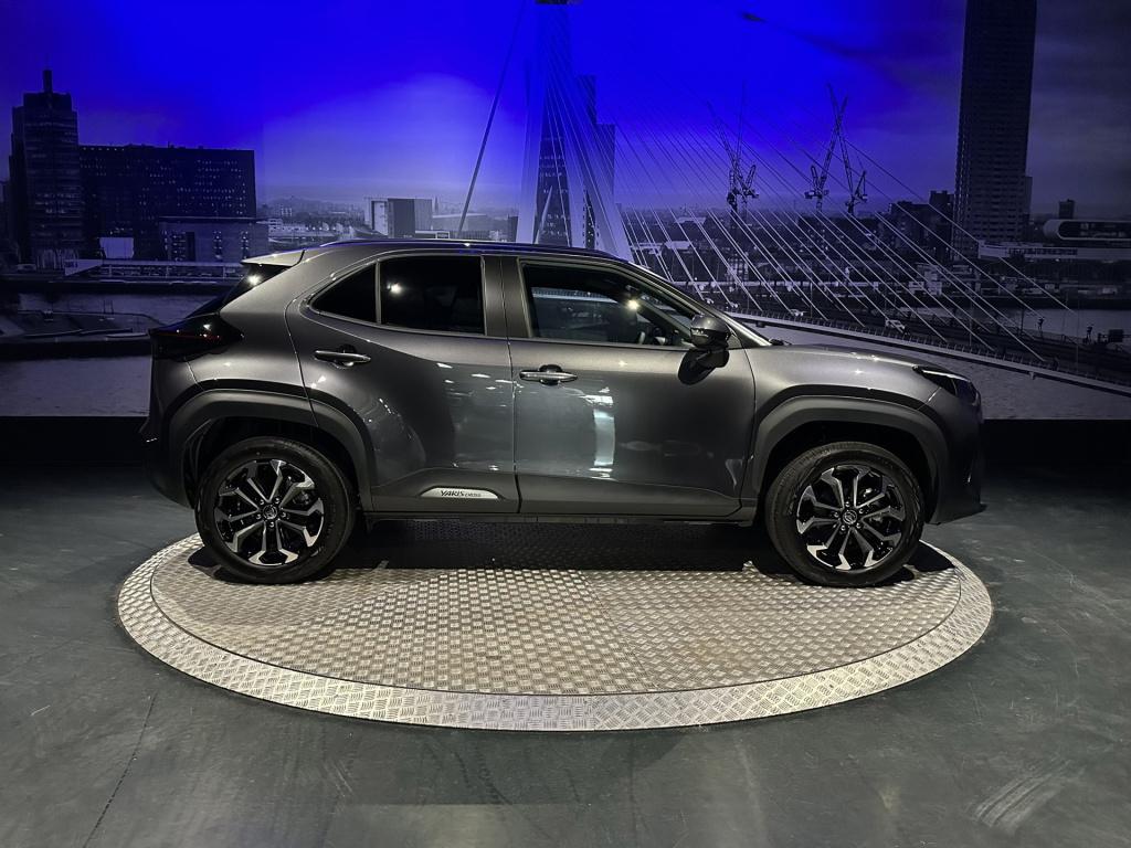 Toyota Yaris Cross 1.5 hybrid 130 dynamic *acc*winterpakket*camera*17inch*