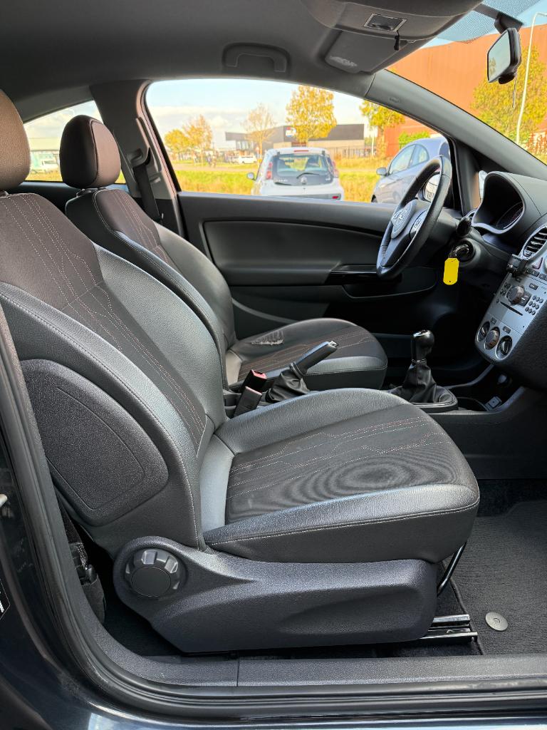 Opel Corsa 1.2-16v anniversary edition - airco