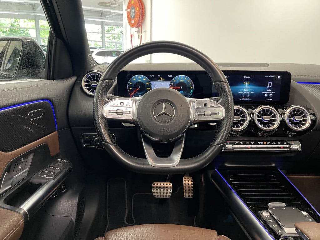 Mercedes-Benz Gla-klasse 250 e amg line | pano | 360 cam | leer | multibeam
