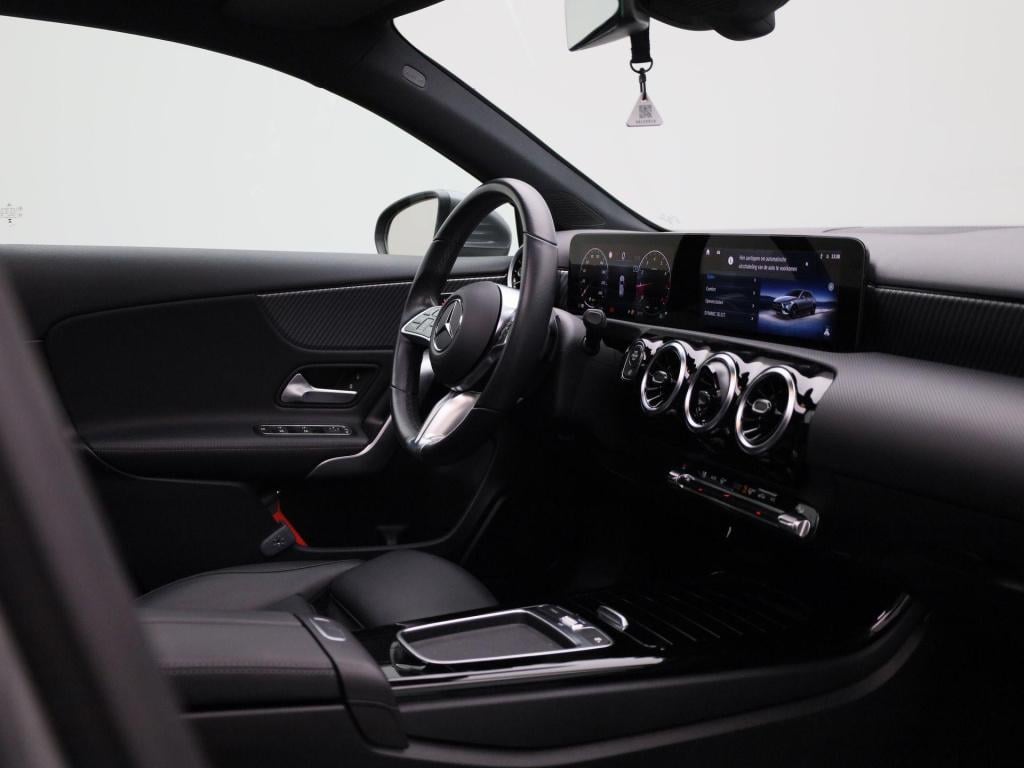 Mercedes-Benz A-Klasse 180 business line | automaat | panorama dak | leder 