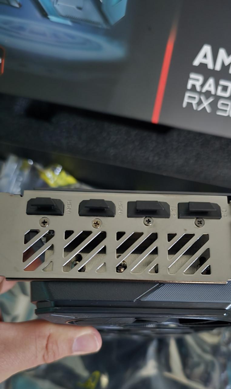 Gigabyte Radeon RX 9070 XT Gaming OC 16G