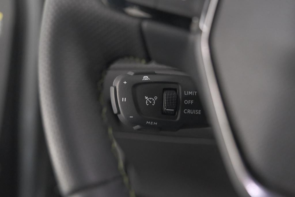 Peugeot 2008 1.2 hybrid 136 gt | 360 camera | adaptieve cruise control | na