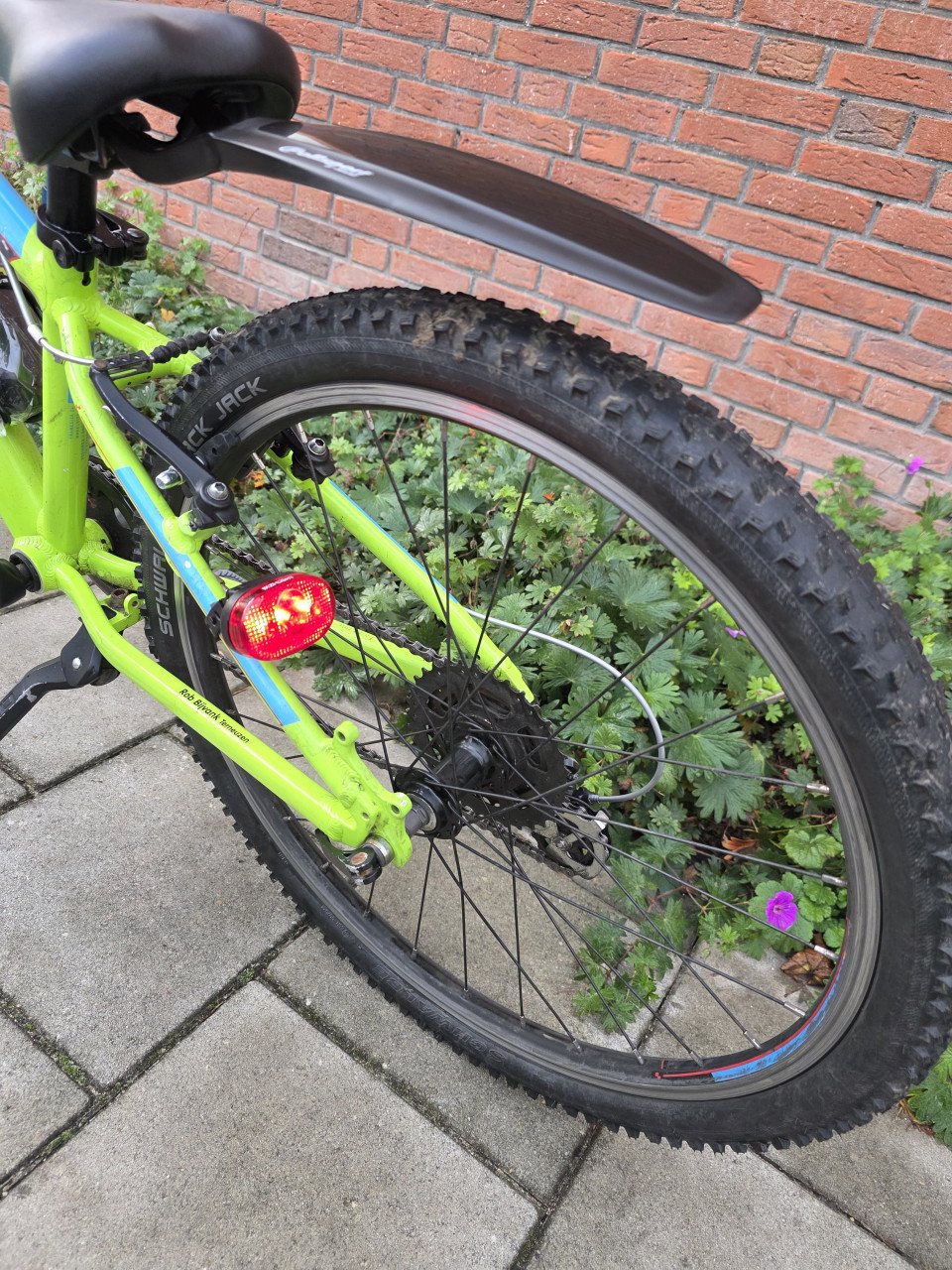 CUBE | RACE 240 | 24 INCH | FRAME 32 CM | 7 V | NETTE STAAT!